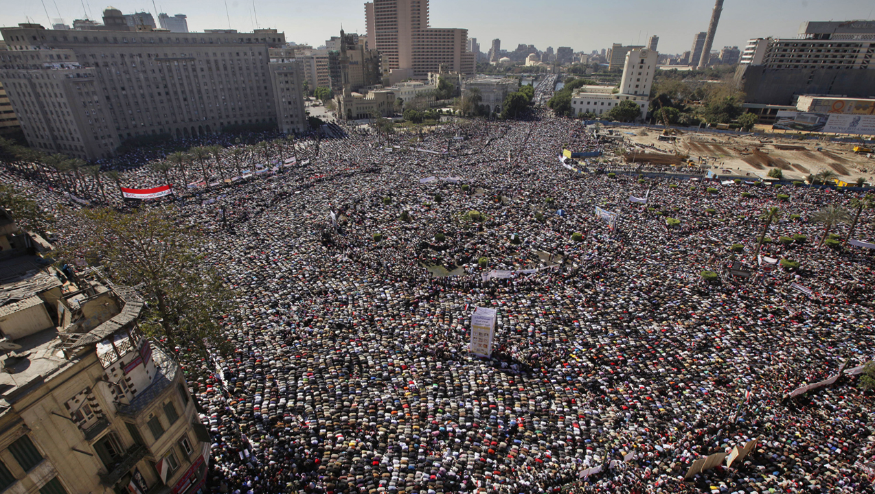 الجيش يغلق ميدان التحرير